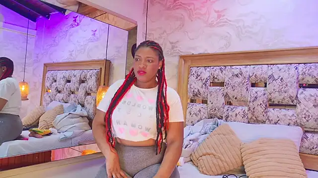 ZOLEY WATSON online show from November 28, 3:09 am