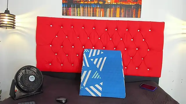 carolinacrus01 online show from November 9, 3:21 pm