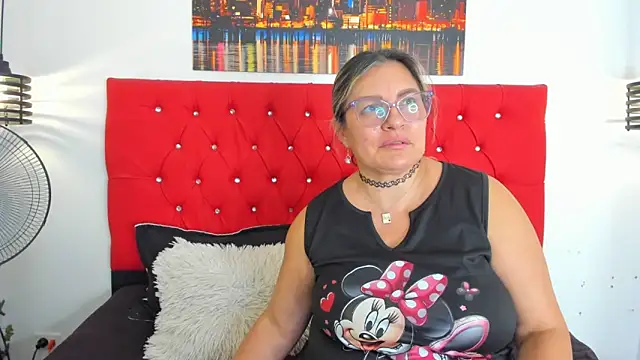 carolinacrus01 online show from March 17, 5:27 pm