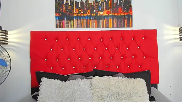 carolinacrus01 online show from March 25, 3:51 pm