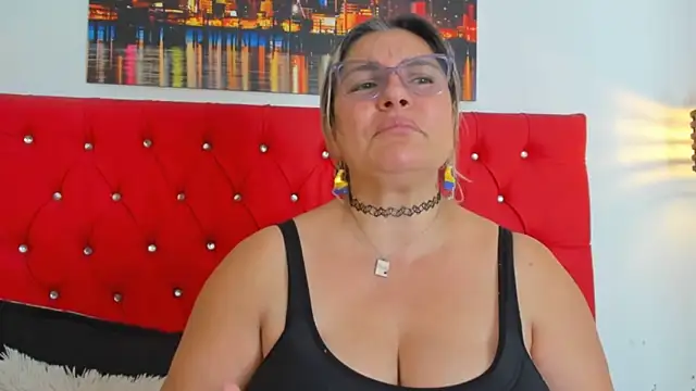 carolinacrus01 online show from March 31, 6:41 pm