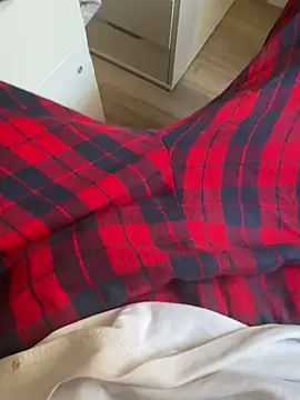 Snapshot of v0rt3xXk chatting on April 4, 2:25 pm v0rt3xXk online show from April 4, 2:25 pm