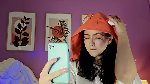 LiLLiAnderson online show from October 7, 11:40 am