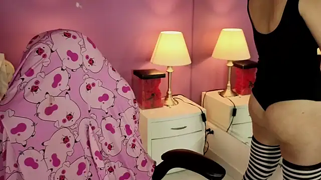 LiLLiAnderson online show from October 16, 11:55 am