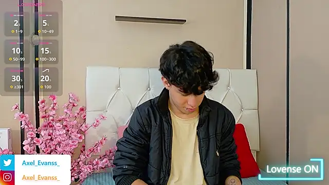 Snapshot of Axel__Evans chatting on October 6, 12:02 pm Axel Evans online show from October 6, 12:02 pm