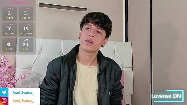 Snapshot of Axel__Evans chatting on October 7, 12:24 pm Axel Evans online show from October 7, 12:24 pm