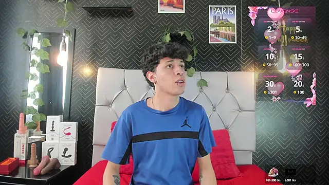 Snapshot of Axel__Evans chatting on October 16, 3:57 pm Axel Evans online show from October 16, 3:57 pm