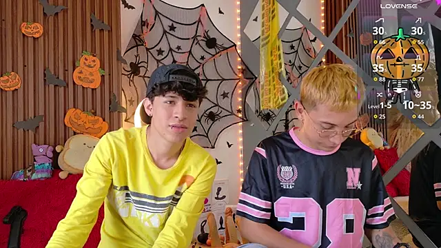 Snapshot of Axel__Evans chatting on October 22, 12:49 pm Axel Evans online show from October 22, 12:49 pm