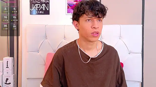 Axel  Evans online show from November 14, 12:26 pm