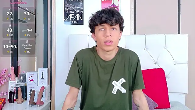 Axel  Evans online show from November 21, 12:26 pm