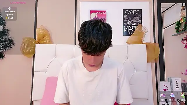 Axel  Evans online show from January 8, 12:07 pm