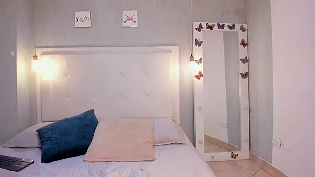 EsmeraldaNyx online show from September 23, 9:18 pm