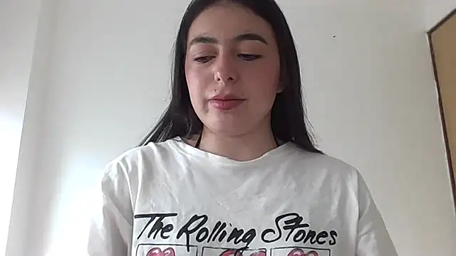 Snapshot of MiaKimky chatting on October 9, 5:00 pm MiaKimky online show from October 9, 5:00 pm