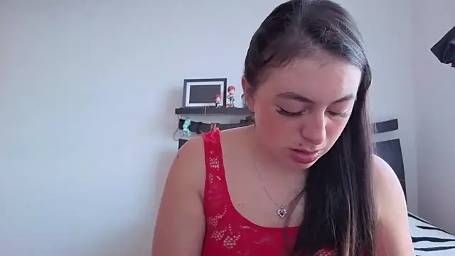 Snapshot of MiaKimky chatting on October 15, 7:25 pm MiaKimky online show from October 15, 7:25 pm