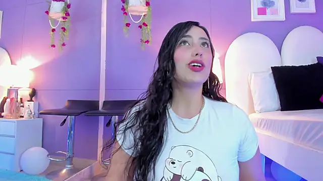 Snapshot of my_aleja_ chatting on October 6, 12:35 pm my aleja online show from October 6, 12:35 pm