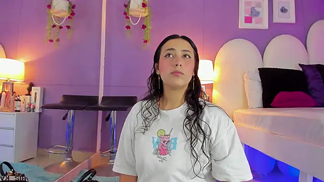 Snapshot of my_aleja_ chatting on October 16, 1:12 pm my aleja online show from October 16, 1:12 pm