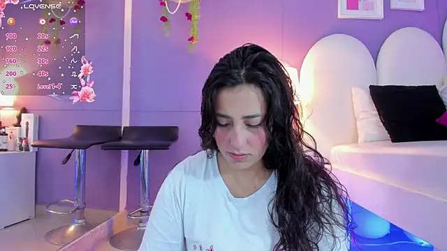 Snapshot of my_aleja_ chatting on October 17, 1:35 pm my aleja online show from October 17, 1:35 pm