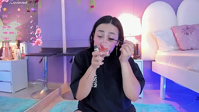 Snapshot of my_aleja_ chatting on October 29, 1:02 pm my aleja online show from October 29, 1:02 pm