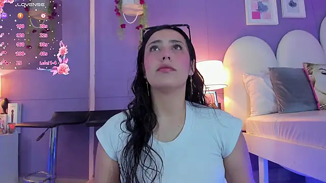 Snapshot of my_aleja_ chatting on November 1, 12:51 pm my aleja online show from November 1, 12:51 pm