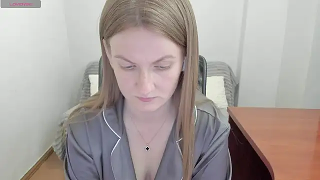 Alisha Skyes online show from May 8, 3:39 pm
