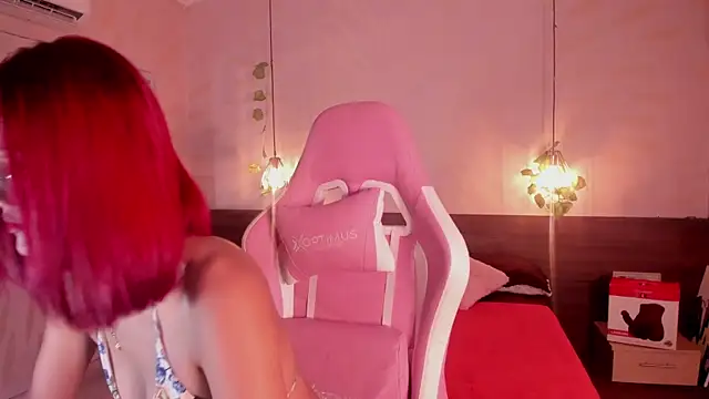 daphne courtis online show from October 8, 3:04 am