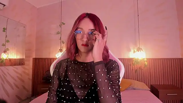 daphne courtis online show from February 7, 3:10 am