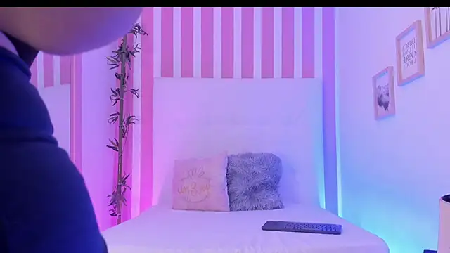 M0lly Beckers online show from February 10, 1:59 pm