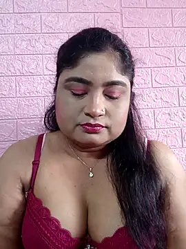 Snapshot of hornyriyanka chatting on January 6, 2:26 am hornyriyanka online show from January 6, 2:26 am