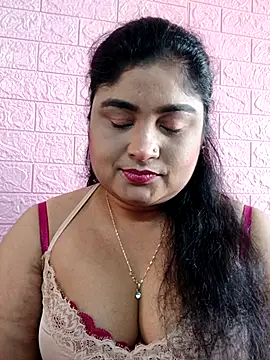 Snapshot of hornyriyanka chatting on January 9, 3:31 am hornyriyanka online show from January 9, 3:31 am