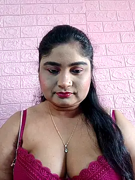 Snapshot of hornyriyanka chatting on January 13, 2:39 am hornyriyanka online show from January 13, 2:39 am