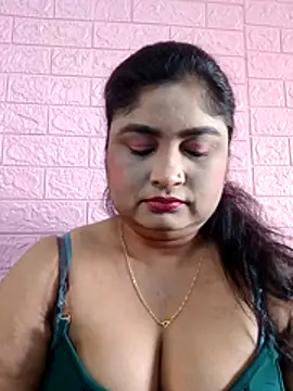 Snapshot of hornyriyanka chatting on February 4, 2:50 am hornyriyanka online show from February 4, 2:50 am