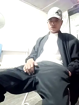 Snapshot of zebba12 chatting on October 5, 12:58 pm zebba12 online show from October 5, 12:58 pm