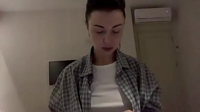 Snapshot of Gilin1 chatting on October 9, 6:39 pm Gilin1 online show from October 9, 6:39 pm