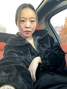 Snapshot of xinmeng-000 chatting on November 9, 7:39 am xinmeng-000 online show from November 9, 7:39 am