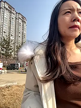 Snapshot of xinmeng-000 chatting on December 19, 4:41 am xinmeng-000 online show from December 19, 4:41 am