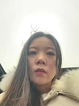 Snapshot of xinmeng-000 chatting on December 22, 3:47 am xinmeng-000 online show from December 22, 3:47 am