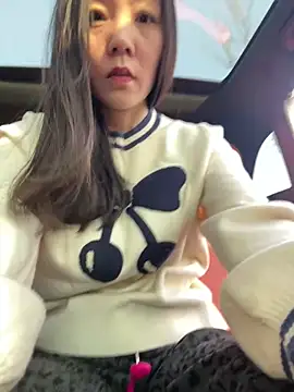 Snapshot of xinmeng-000 chatting on February 18, 7:48 am xinmeng-000 online show from February 18, 7:48 am