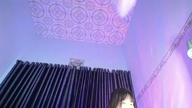 Snapshot of Grass_99 chatting on November 3, 9:21 am Grass 99 online show from November 3, 9:21 am