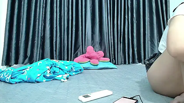 Snapshot of Grass_99 chatting on November 19, 4:34 am Grass 99 online show from November 19, 4:34 am