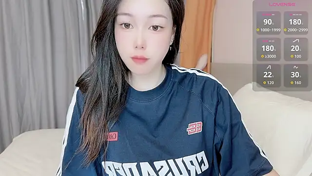 Snapshot of Bella_Ava chatting on October 16, 3:51 am Bella Ava online show from October 16, 3:51 am