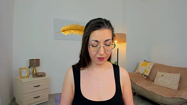 Snapshot of Kylie_Kathy chatting on April 7, 9:48 pm Kylie Kathy online show from April 7, 9:48 pm