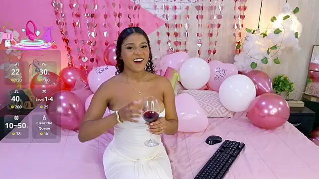 Snapshot of sophia_brunette_ chatting on March 30, 12:17 pm sophia brunette online show from March 30, 12:17 pm