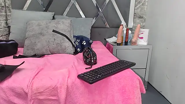 Snapshot of YanetRose chatting on October 27, 3:10 am YanetRose online show from October 27, 3:10 am