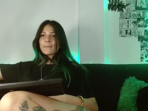 Snapshot of Chloe_paytone chatting on October 5, 1:15 am Chloe paytone online show from October 5, 1:15 am