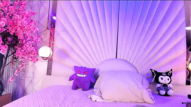 VesperVelvet online show from May 16, 4:42 am