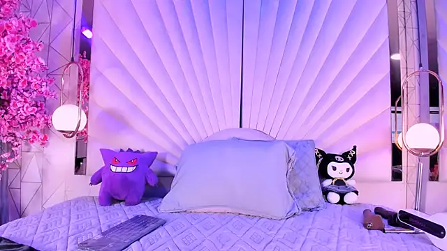 VesperVelvet online show from May 17, 5:16 am