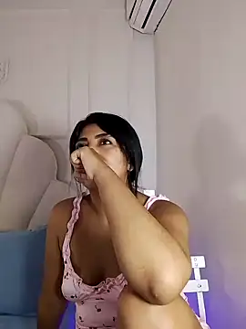 Kaylachannell online show from May 18, 4:07 am