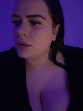 Snapshot of Shellybttn chatting on March 23, 9:52 pm Shellybttn online show from March 23, 9:52 pm