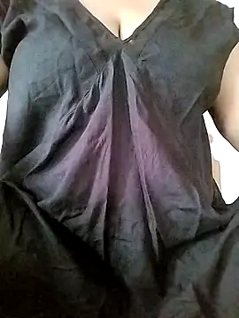 Snapshot of Ponds_beauty chatting on September 23, 3:53 am Ponds beauty online show from September 23, 3:53 am