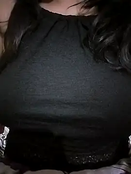 Snapshot of Ponds_beauty chatting on November 9, 10:41 pm Ponds beauty online show from November 9, 10:41 pm